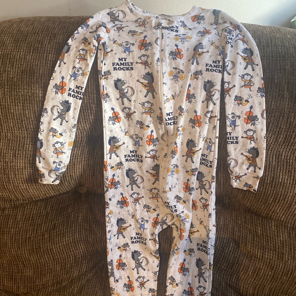 Musical characters PJ place off white  One Piece Pyjamas Size 4T